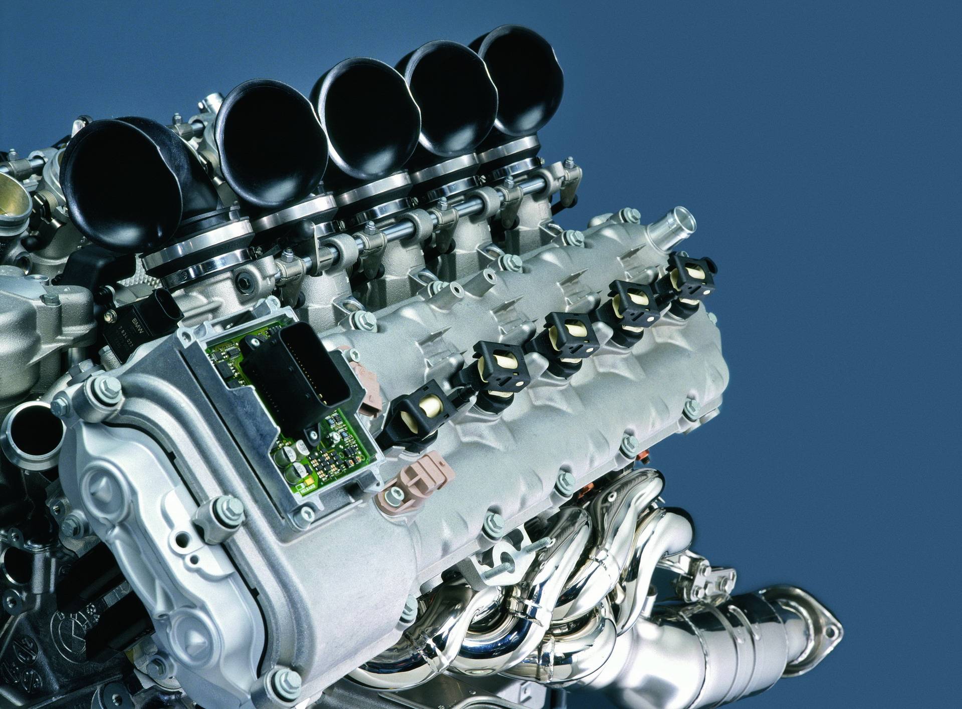 Двигатель BMW S85 V10 - легендарный мотор из Баварии 7