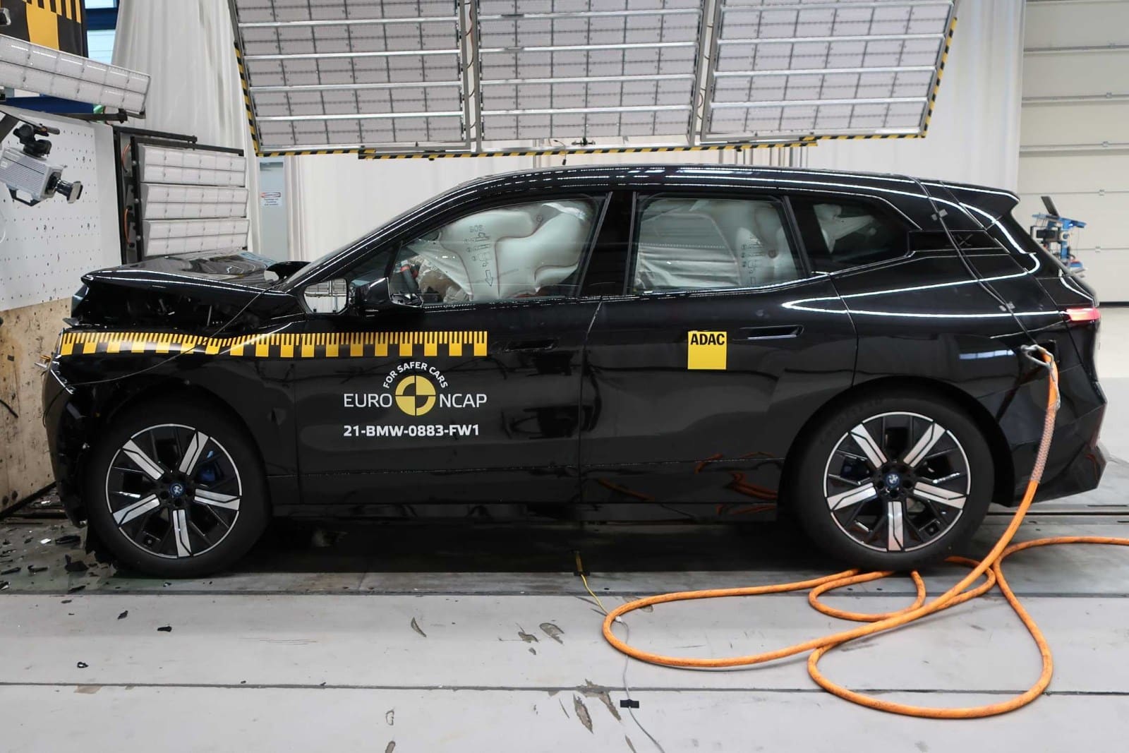 BMW iX стал лучшим в краш-тесте Euro NCAP 2