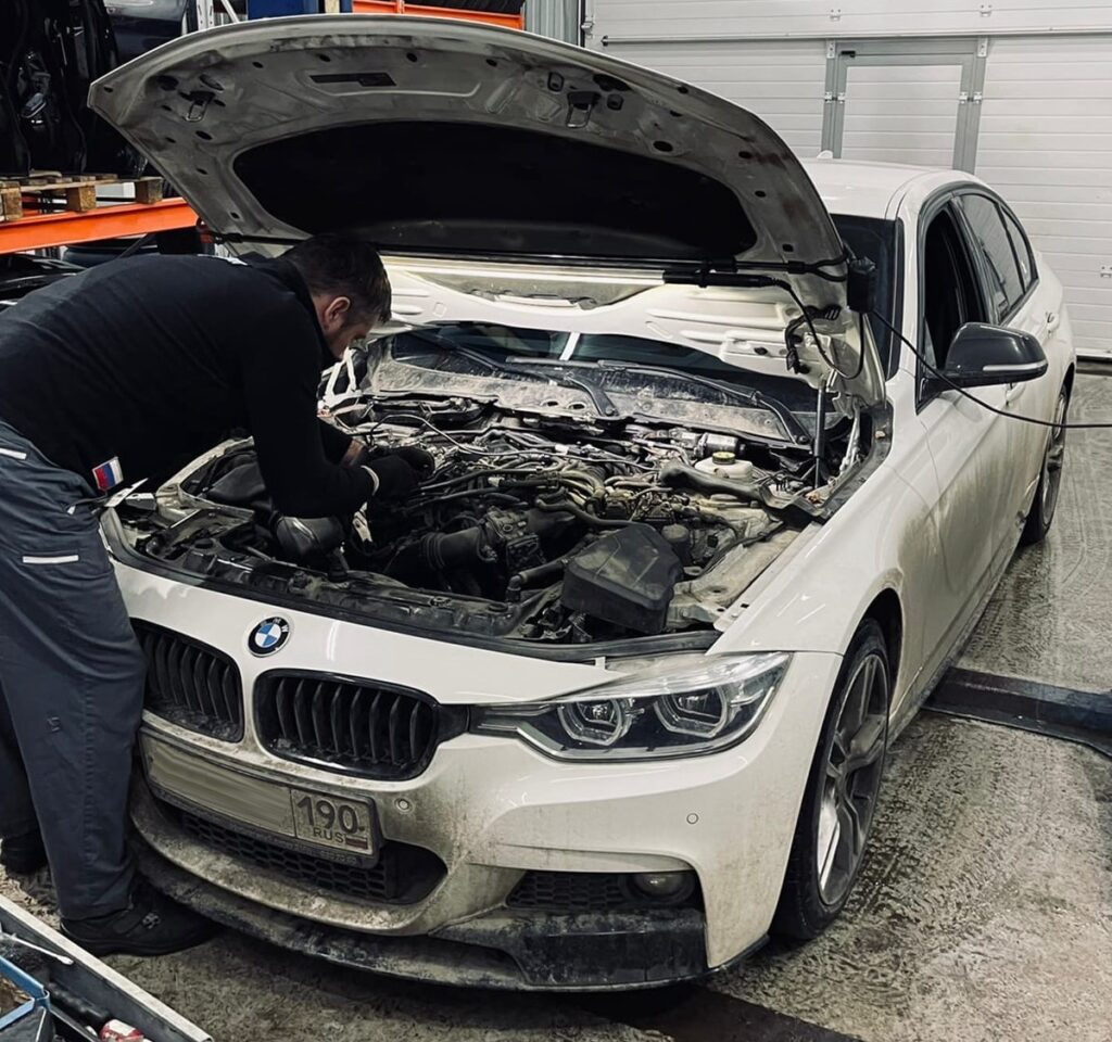 BMW 320i F30: замена свечей и крышки ГБЦ B48
