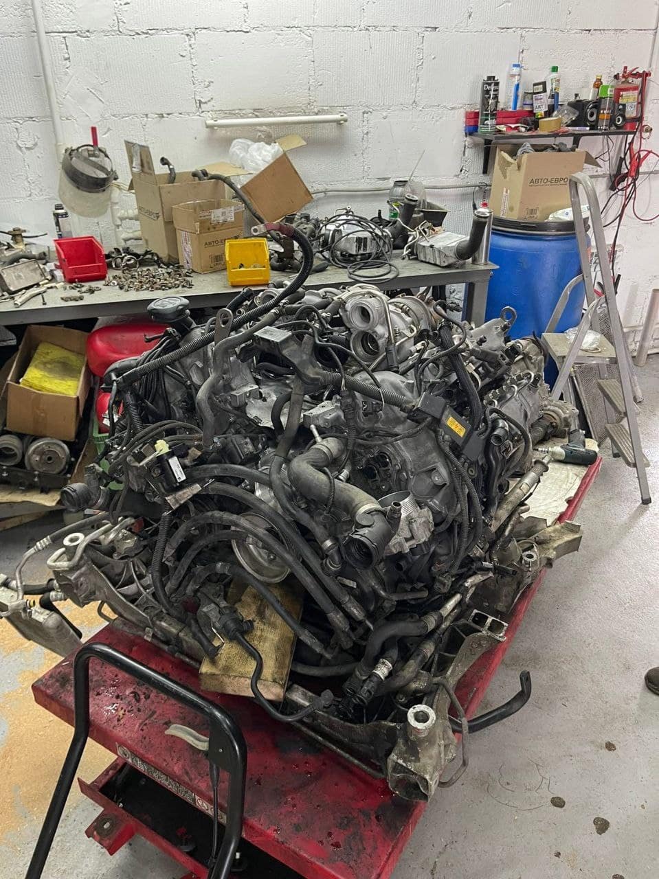 Ремонт двигателя N63 на BMW 7 F02 6