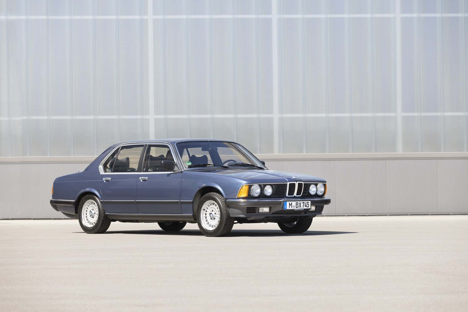BMW 7 серии - краткая история 7 поколений 4