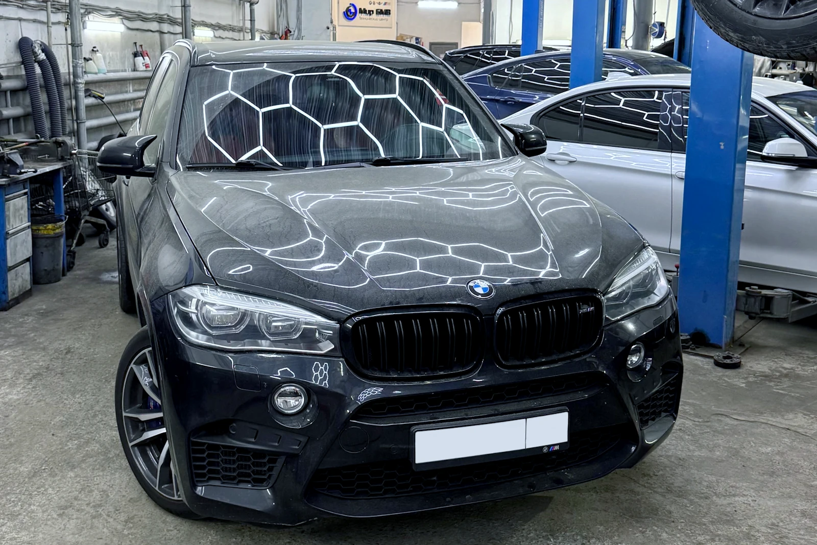 Замена трубопроводов двигателя S63 BMW X5 M F85