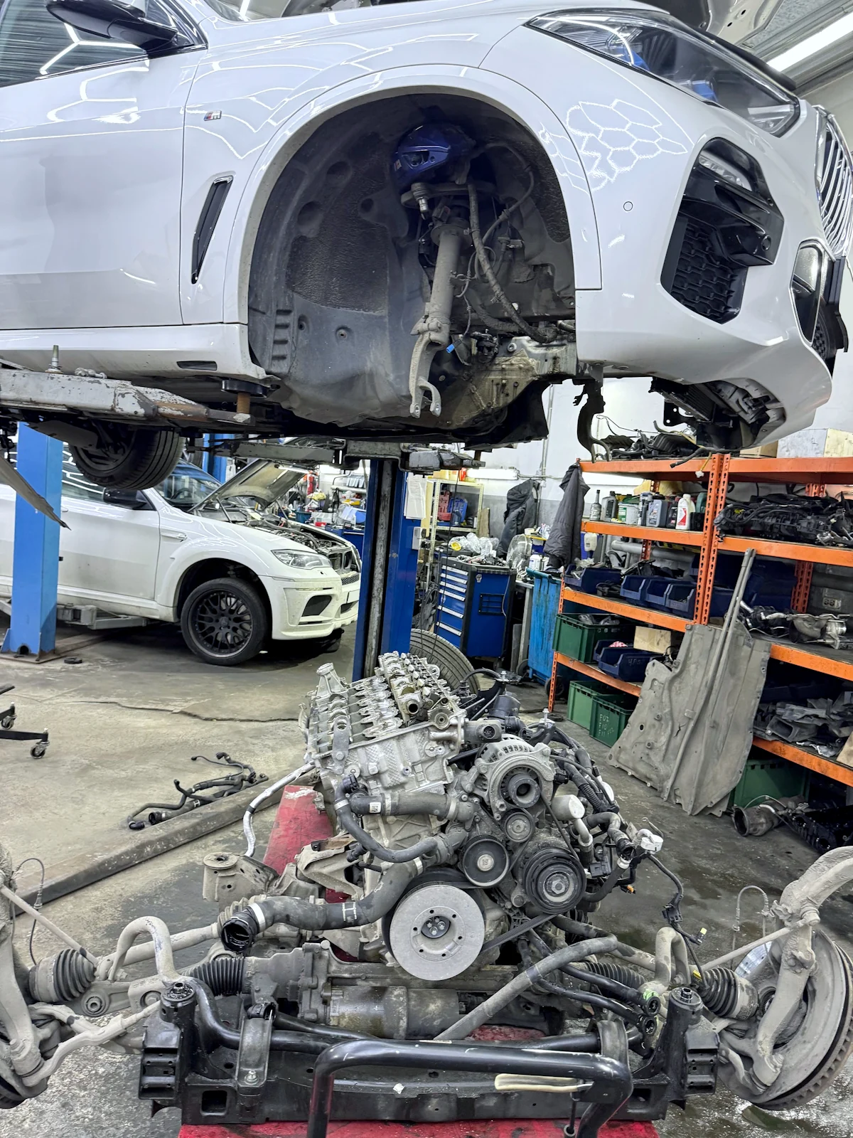 Снятие и переборка ГБЦ двигателя B58 на BMW X5 G05 xDrive40i